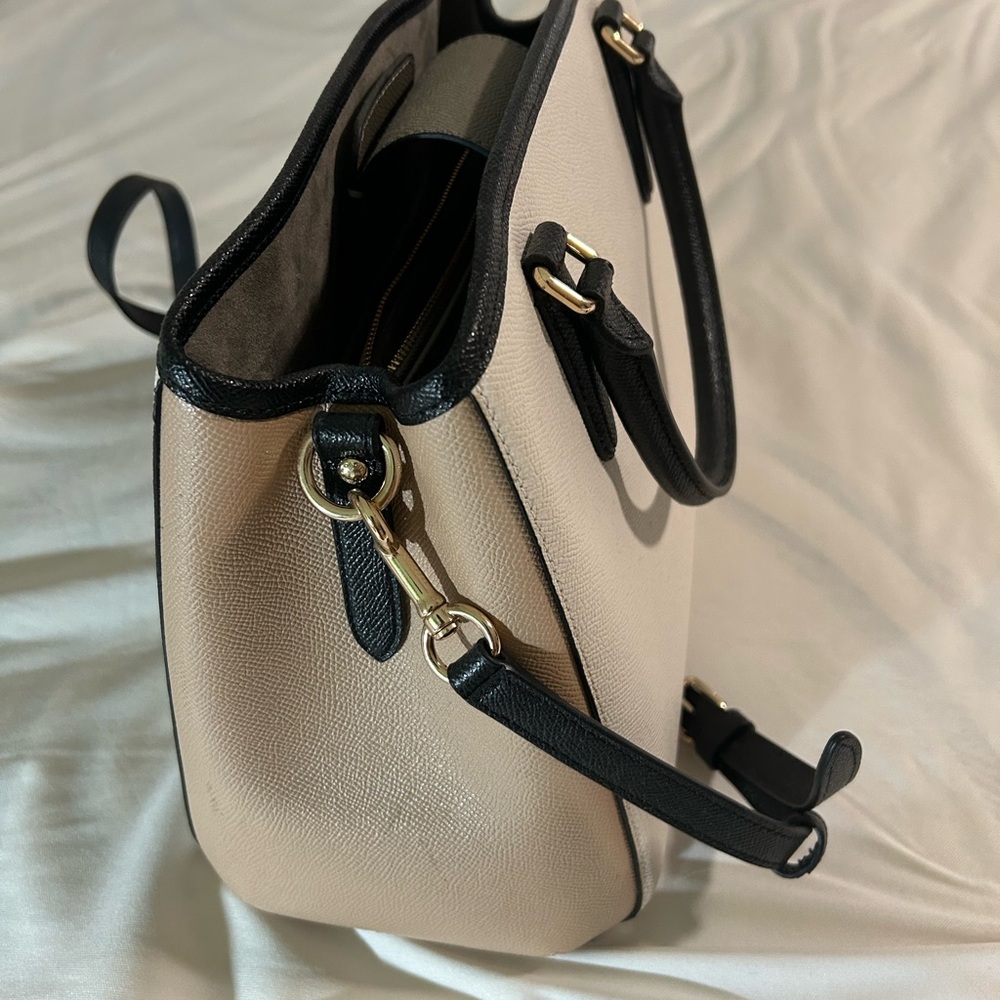Coach Black and Cream Shoulder Bag
